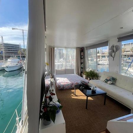 Light Bedroom In A Home Boat Barcelone Extérieur photo